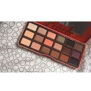 Too Faced Sweet Peach Palette eyeshadow